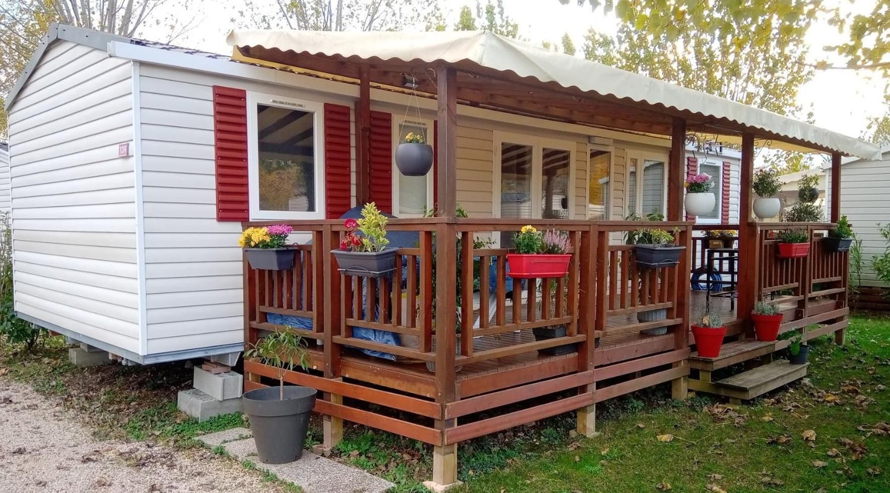 Mobile Home For You Les Rives De Condrieu Eksteriør bilde